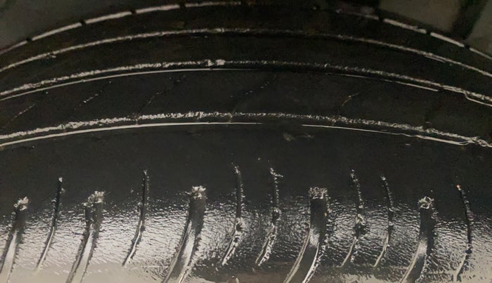 2021 Renault Kiger RXT TURBO CVT DUAL TONE, Petrol, Automatic, 38,006 km, Left Rear Tyre Tread