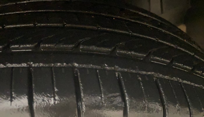 2021 Renault Kiger RXT TURBO CVT DUAL TONE, Petrol, Automatic, 38,006 km, Right Front Tyre Tread