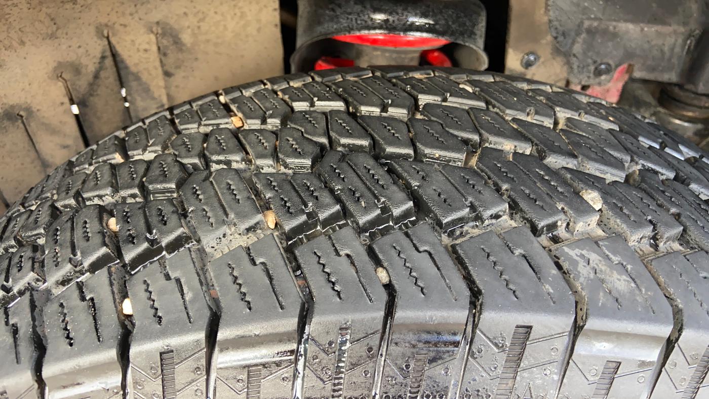 2021 Mahindra Thar LX D AT 4WD HT, Diesel, Automatic, 1,06,043 km, Right Front Tyre Tread