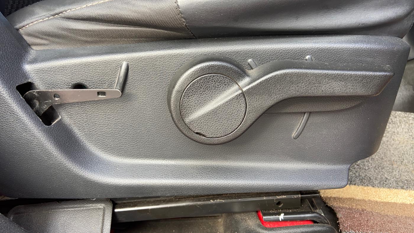 2021 Mahindra Thar LX D AT 4WD HT, Diesel, Automatic, 1,06,043 km, Driver Side Adjustment Panel