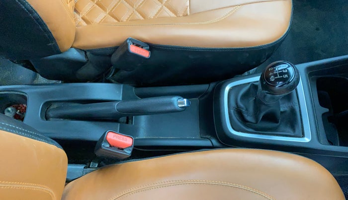 2022 Maruti Swift ZXI, Petrol, Manual, 1,12,438 km, Gear Lever