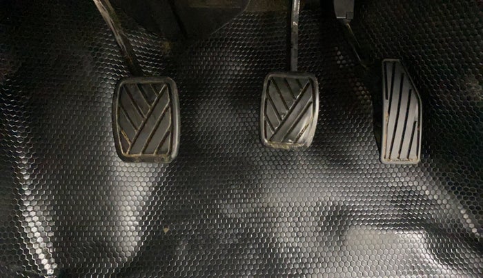 2022 Maruti Swift ZXI, Petrol, Manual, 1,12,438 km, Pedals