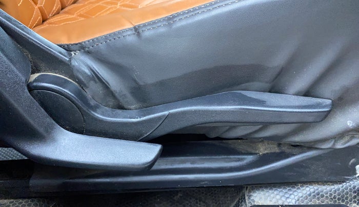 2022 Maruti Swift ZXI, Petrol, Manual, 1,12,438 km, Driver Side Adjustment Panel