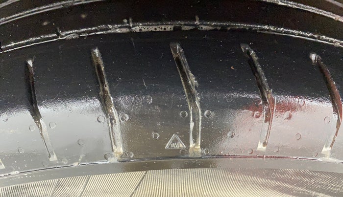 2022 Maruti Swift ZXI, Petrol, Manual, 1,12,438 km, Left Front Tyre Tread