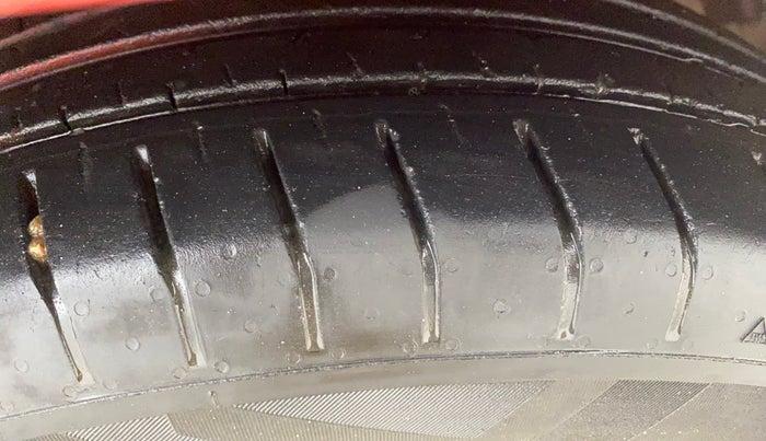 2022 Maruti Swift ZXI, Petrol, Manual, 1,12,438 km, Right Front Tyre Tread