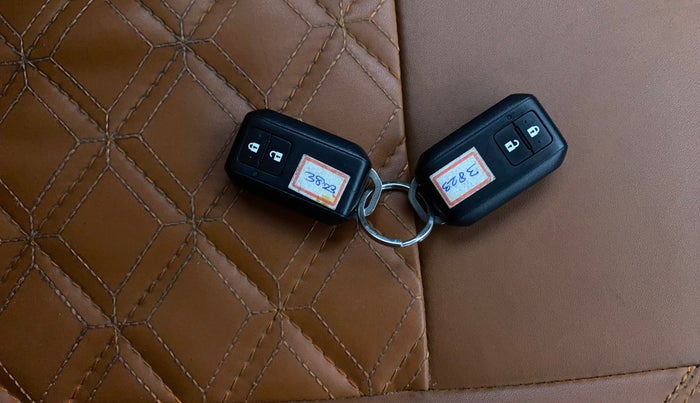 2022 Maruti Swift ZXI, Petrol, Manual, 1,12,438 km, Key Close Up