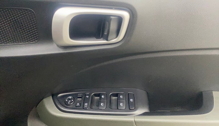 2021 Hyundai VENUE SX 1.0 TURBO IMT, Petrol, Manual, 34,472 km, Driver Side Door Panels Control