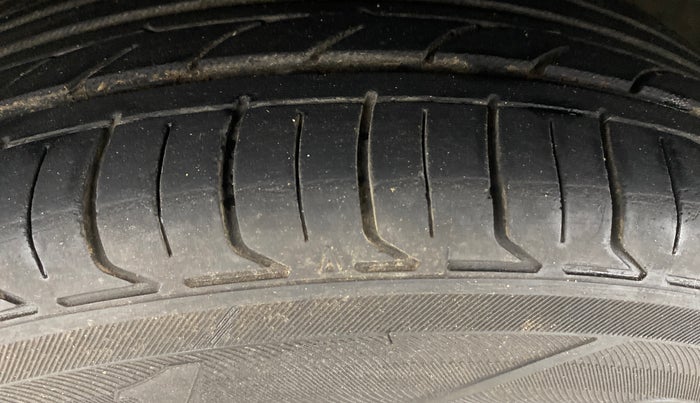 2019 Ford FREESTYLE TITANIUM 1.2 PETROL, Petrol, Manual, 58,779 km, Left Front Tyre Tread