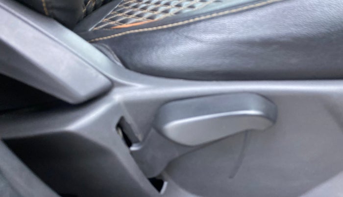 2019 Ford FREESTYLE TITANIUM 1.2 PETROL, Petrol, Manual, 58,779 km, Driver Side Adjustment Panel