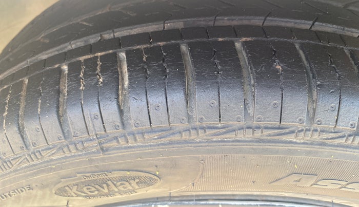 2016 Ford New Figo TREND 1.2 PETROL, Petrol, Manual, 57,248 km, Left Front Tyre Tread