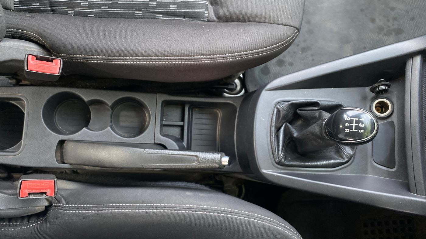 2016 Ford New Figo TREND 1.2 PETROL, Petrol, Manual, 57,248 km, Gear Lever