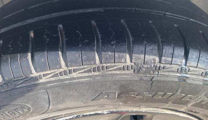 2016 Ford New Figo TREND 1.2 PETROL, Petrol, Manual, 57,248 km, Right Front Tyre Tread