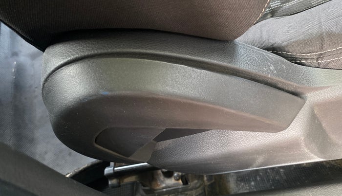 2016 Ford New Figo TREND 1.2 PETROL, Petrol, Manual, 57,248 km, Driver Side Adjustment Panel