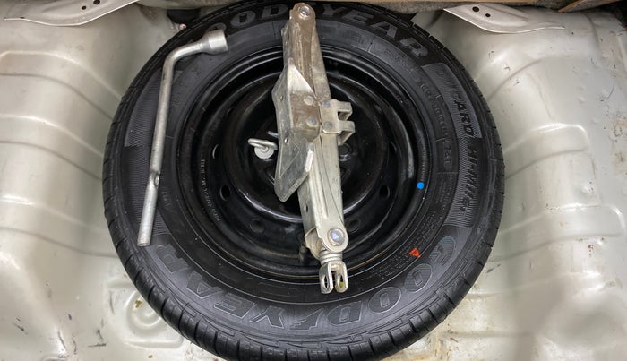 2020 Maruti Alto LXI, Petrol, Manual, 44,790 km, Dicky (Boot door) - Tool missing