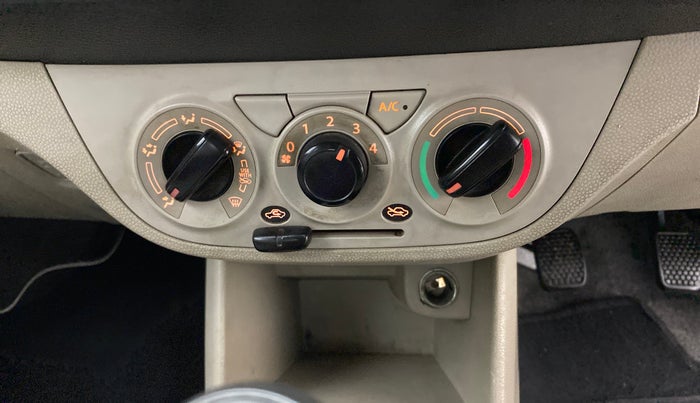 2020 Maruti Alto LXI, Petrol, Manual, 44,790 km, AC Unit - Directional switch has minor damage