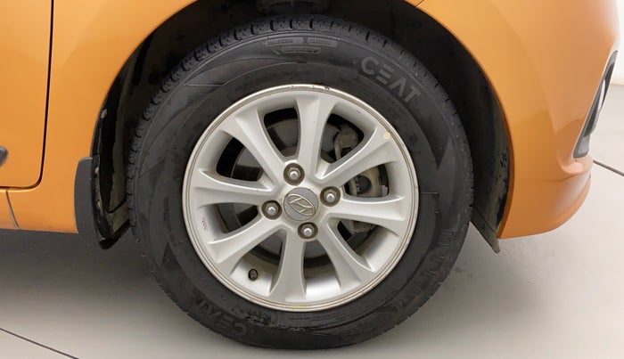 2016 Hyundai Grand i10 ASTA AT 1.2 KAPPA VTVT, Petrol, Automatic, 73,899 km, Right Front Wheel