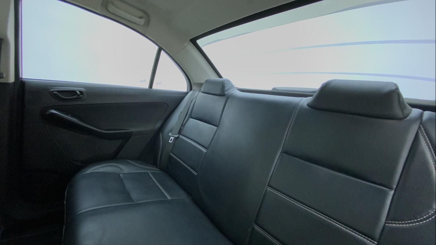 2016 Tata Zest XMS QUADRAJET 90PS, Diesel, Manual, 99,840 km, Right Side Door Cabin View