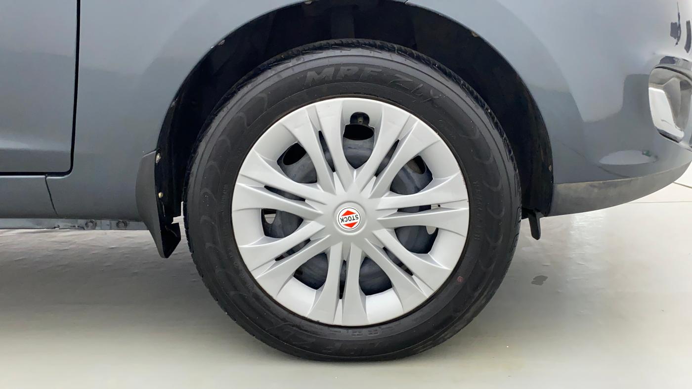 2016 Tata Zest XMS QUADRAJET 90PS, Diesel, Manual, 99,840 km, Right Front Tyre