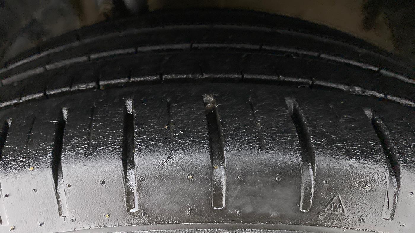 2020 Maruti Baleno ZETA PETROL 1.2, Petrol, Manual, 34,569 km, Left Front Tyre Tread