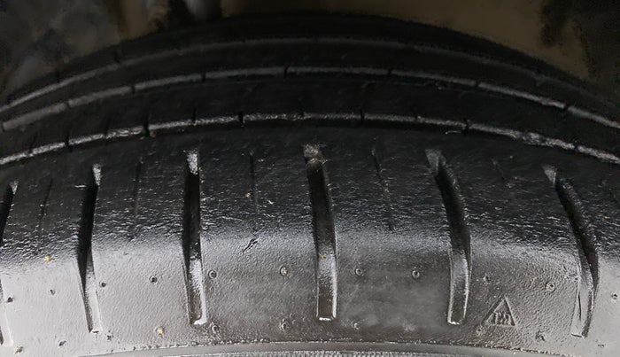 2020 Maruti Baleno ZETA PETROL 1.2, Petrol, Manual, 34,569 km, Left Front Tyre Tread