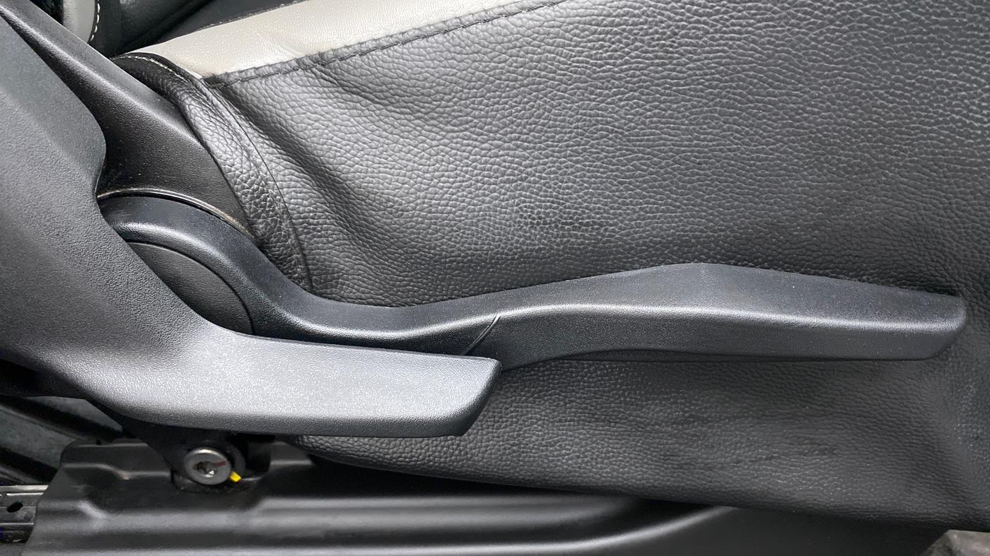 2020 Maruti Baleno ZETA PETROL 1.2, Petrol, Manual, 34,569 km, Driver Side Adjustment Panel