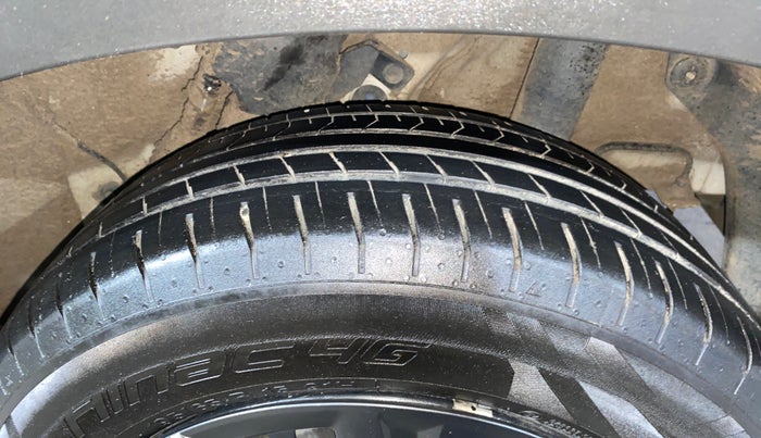 2023 Hyundai VENUE SX 1.2 PETROL, Petrol, Manual, 24,199 km, Left Rear Tyre Tread