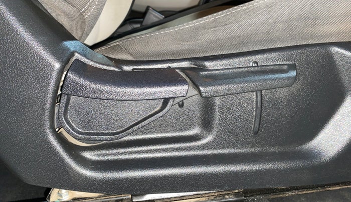 2023 Hyundai VENUE SX 1.2 PETROL, Petrol, Manual, 24,199 km, Driver Side Adjustment Panel