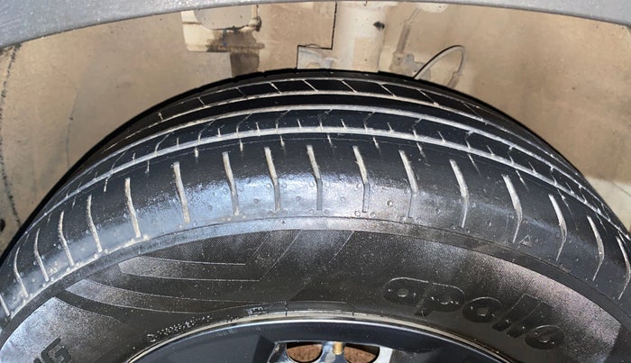 2023 Hyundai VENUE SX 1.2 PETROL, Petrol, Manual, 24,199 km, Left Front Tyre Tread