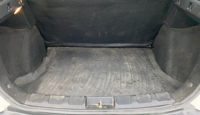 2020 Tata NEXON XM SUNROOF DIESEL, Diesel, Manual, 36,490 km, Boot Inside