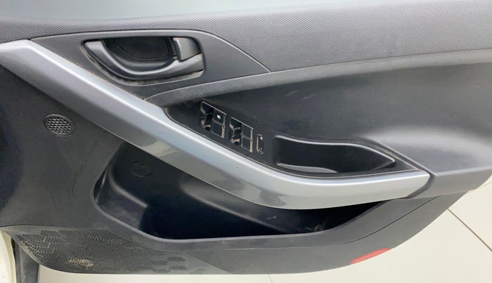 2020 Tata NEXON XM SUNROOF DIESEL, Diesel, Manual, 36,490 km, Driver Side Door Panels Control