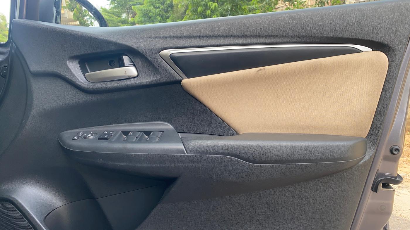 2019 Honda Jazz 1.2L I-VTEC VX CVT, Petrol, Automatic, 45,672 km, Driver Side Door Panels Control