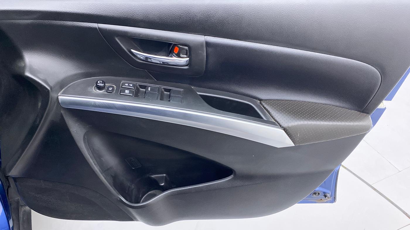 2020 Maruti S Cross ALPHA 1.5, Petrol, Manual, 6,133 km, Driver Side Door Panels Control