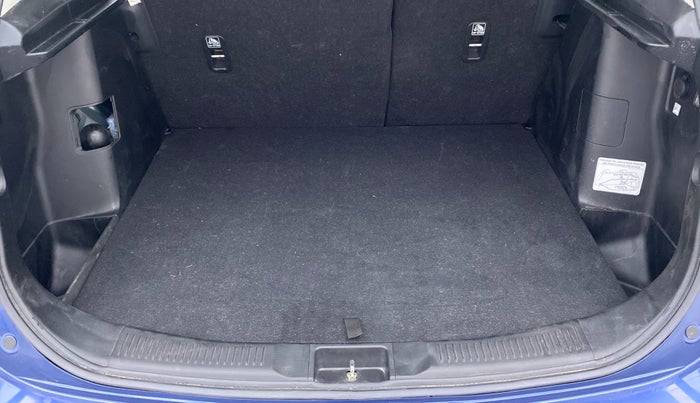 2020 Maruti S Cross ALPHA 1.5, Petrol, Manual, 6,133 km, Boot Inside
