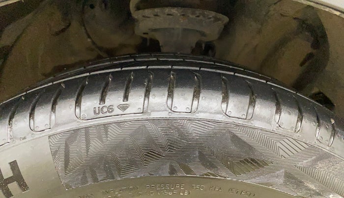 2016 Hyundai Creta SX PLUS AT 1.6 PETROL, Petrol, Automatic, 76,045 km, Right Front Tyre Tread