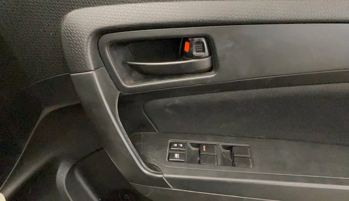 2022 Maruti Vitara Brezza VXI, Petrol, Manual, 32,627 km, Driver Side Door Panels Control