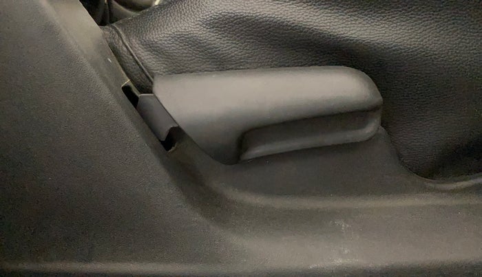 2022 Maruti Vitara Brezza VXI, Petrol, Manual, 32,627 km, Driver Side Adjustment Panel