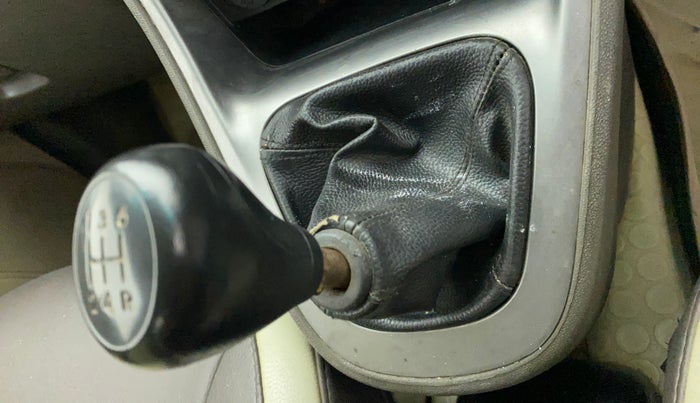 2012 Hyundai i10 SPORTZ 1.2, Petrol, Manual, 98,964 km, Gear lever - Boot cover slightly torn