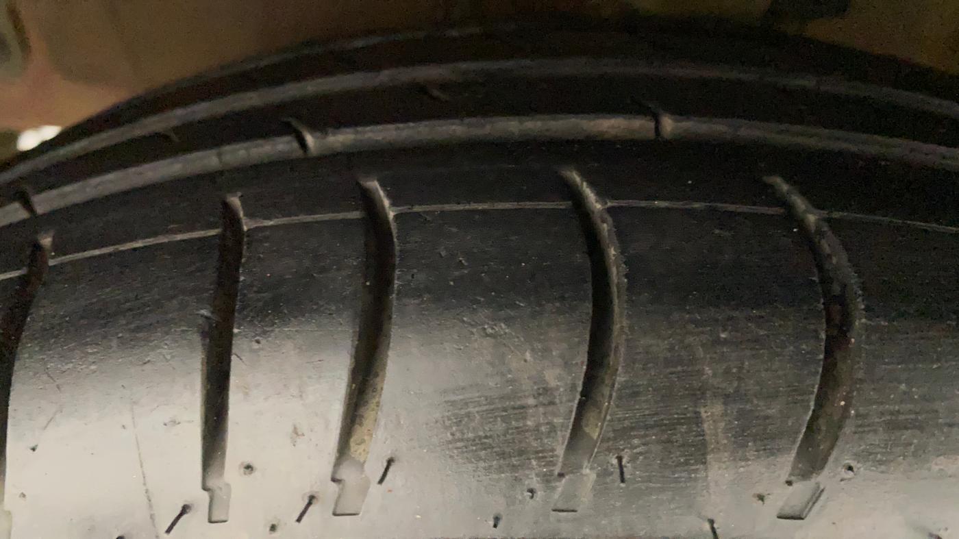 2012 Hyundai i10 SPORTZ 1.2, Petrol, Manual, 98,964 km, Left Front Tyre Tread