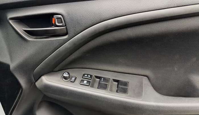 2025 Maruti BREZZA VXI S-CNG, CNG, Manual, 19,324 km, Driver Side Door Panels Control