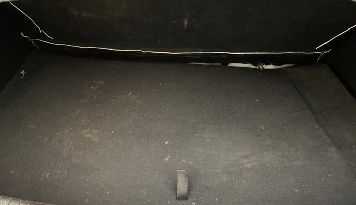 2017 Hyundai Grand i10 ASTA 1.2 KAPPA VTVT, Petrol, Manual, 61,468 km, Boot Inside