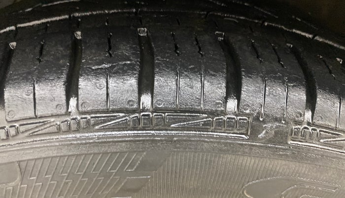 2017 Hyundai Grand i10 ASTA 1.2 KAPPA VTVT, Petrol, Manual, 61,468 km, Left Front Tyre Tread