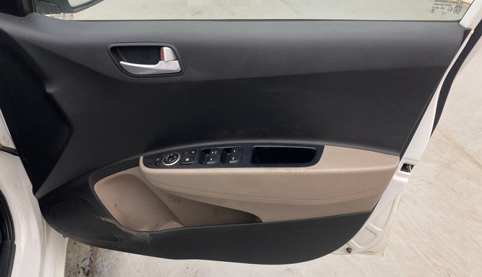 2017 Hyundai Grand i10 ASTA 1.2 KAPPA VTVT, Petrol, Manual, 61,468 km, Driver Side Door Panels Control