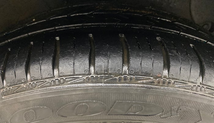 2017 Hyundai Grand i10 ASTA 1.2 KAPPA VTVT, Petrol, Manual, 61,468 km, Right Front Tyre Tread