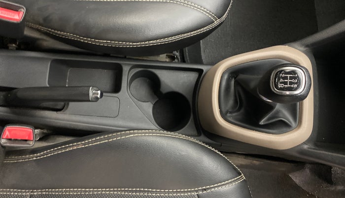 2017 Hyundai Grand i10 ASTA 1.2 KAPPA VTVT, Petrol, Manual, 61,468 km, Gear Lever