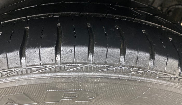 2017 Hyundai Grand i10 ASTA 1.2 KAPPA VTVT, Petrol, Manual, 61,468 km, Left Rear Tyre Tread