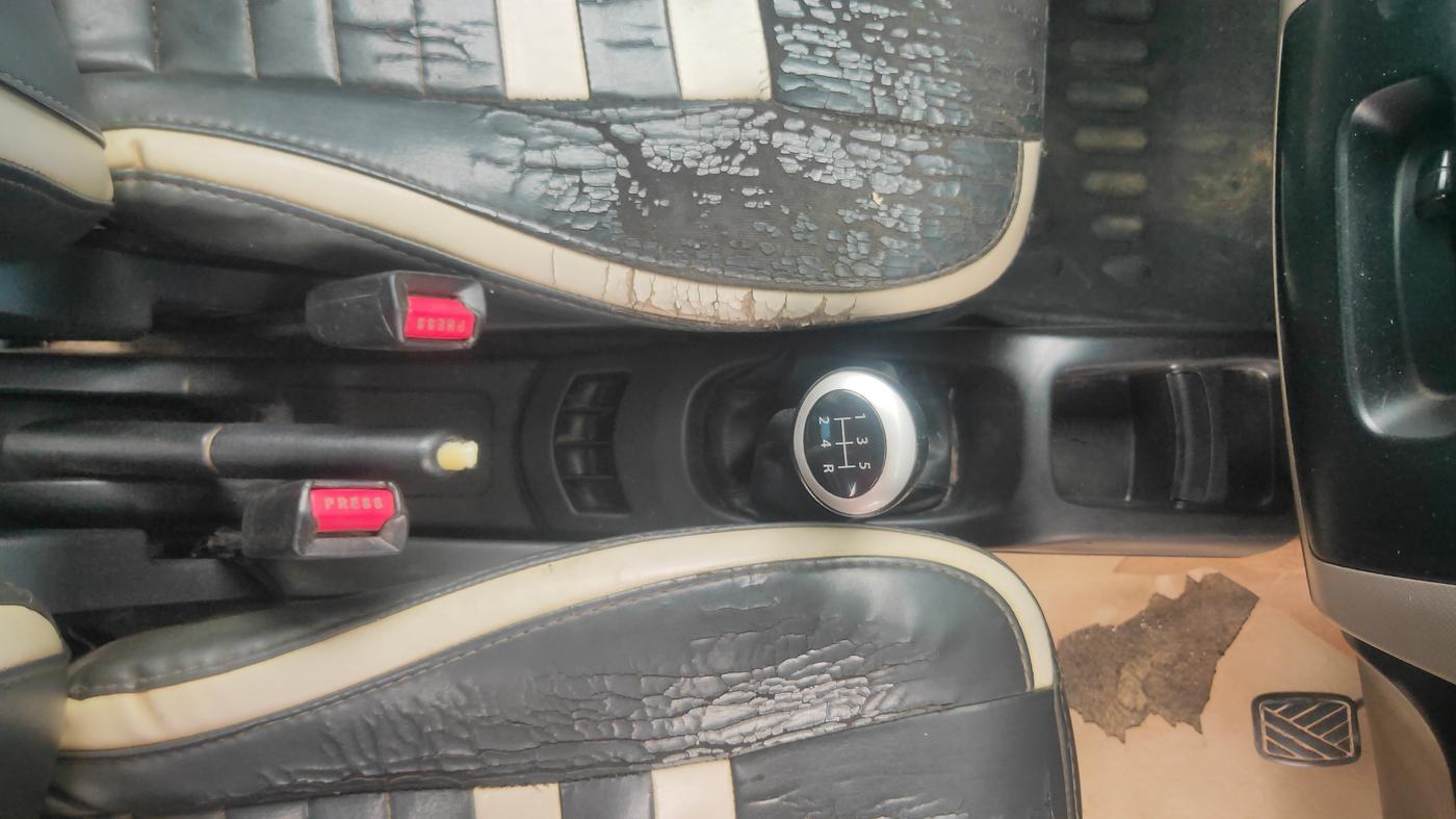 2013 Maruti Wagon R 1.0 VXI, Petrol, Manual, 1,37,945 km, Gear Lever