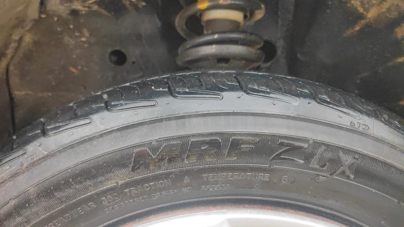 2013 Maruti Wagon R 1.0 VXI, Petrol, Manual, 1,37,945 km, Left Front Tyre Tread