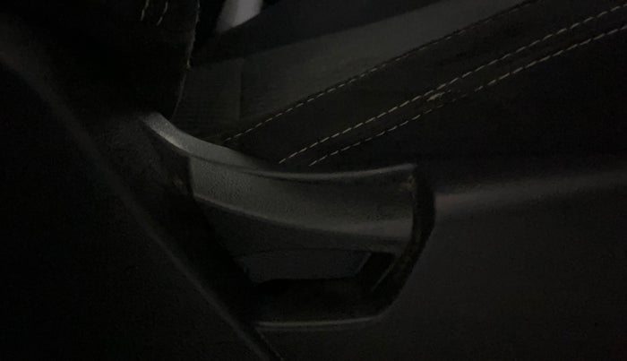 2021 Mahindra XUV300 W4 1.5 DIESEL, Diesel, Manual, 25,791 km, Driver Side Adjustment Panel