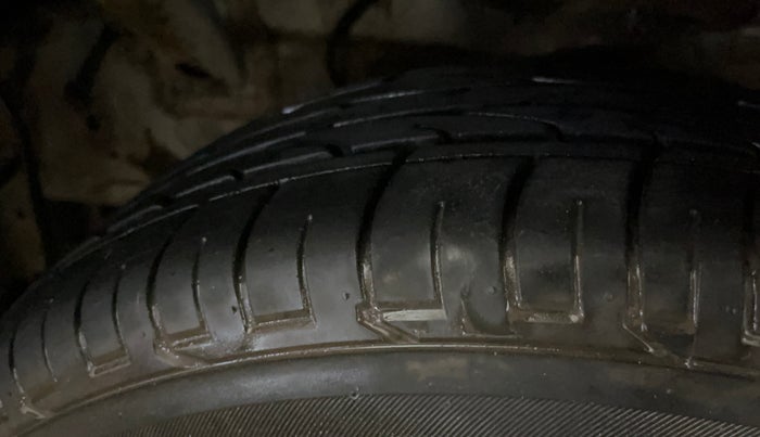 2021 Mahindra XUV300 W4 1.5 DIESEL, Diesel, Manual, 25,791 km, Left Front Tyre Tread