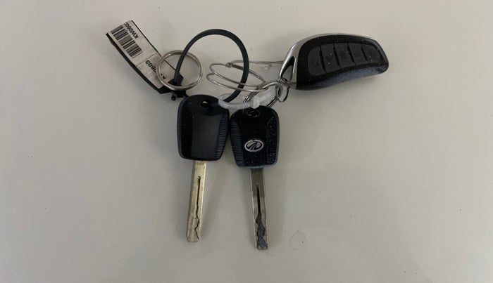 2021 Mahindra XUV300 W4 1.5 DIESEL, Diesel, Manual, 25,791 km, Key Close Up